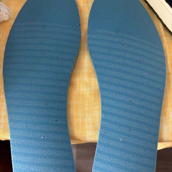 Travis Scott x Air Jordan 1 Low OG 'Olive' - Picture 9 of 10